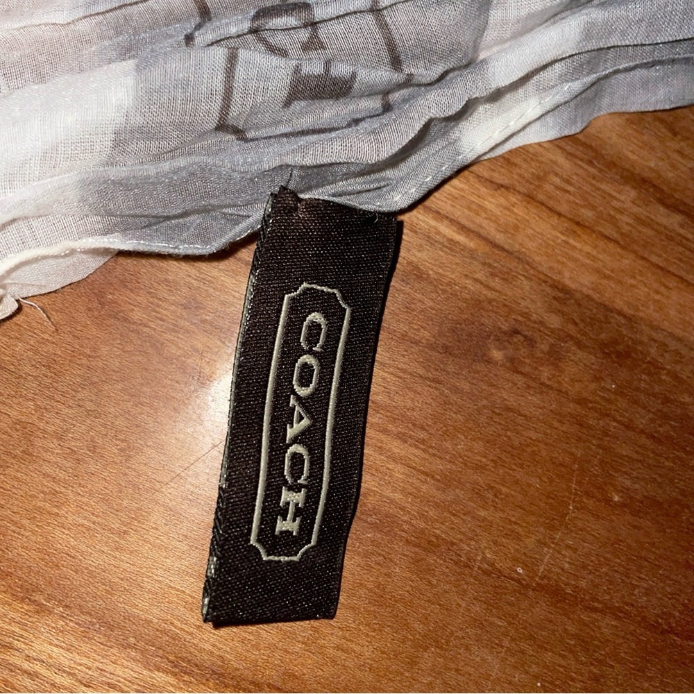 COACH Classic Signature Optic Crinkle Oblong Scarf - Picture 3 of 4